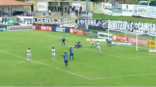 B体育官网-极为罕见甚至前所未有 巴西球员坐地上倒勾破门！